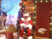 Maycee meets Santa